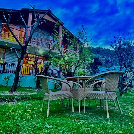 The Manu Emerald # Farmhouse # Top Selling Cottage In Manali # Peaceful Heritage Cozy Stay # Lawn With Bonfire # Most Awarded 외부 사진