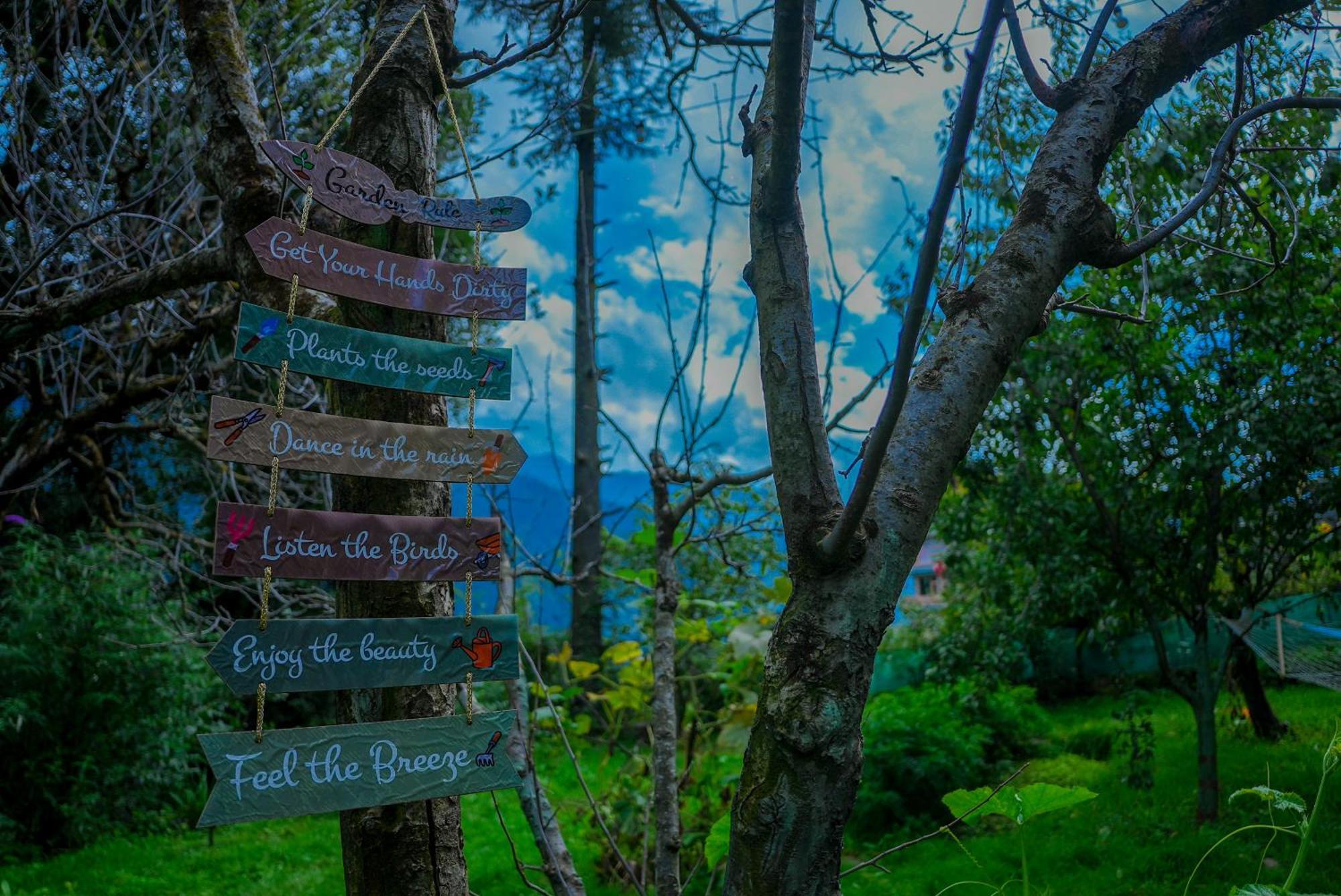 The Manu Emerald # Farmhouse # Top Selling Cottage In Manali # Peaceful Heritage Cozy Stay # Lawn With Bonfire # Most Awarded 외부 사진