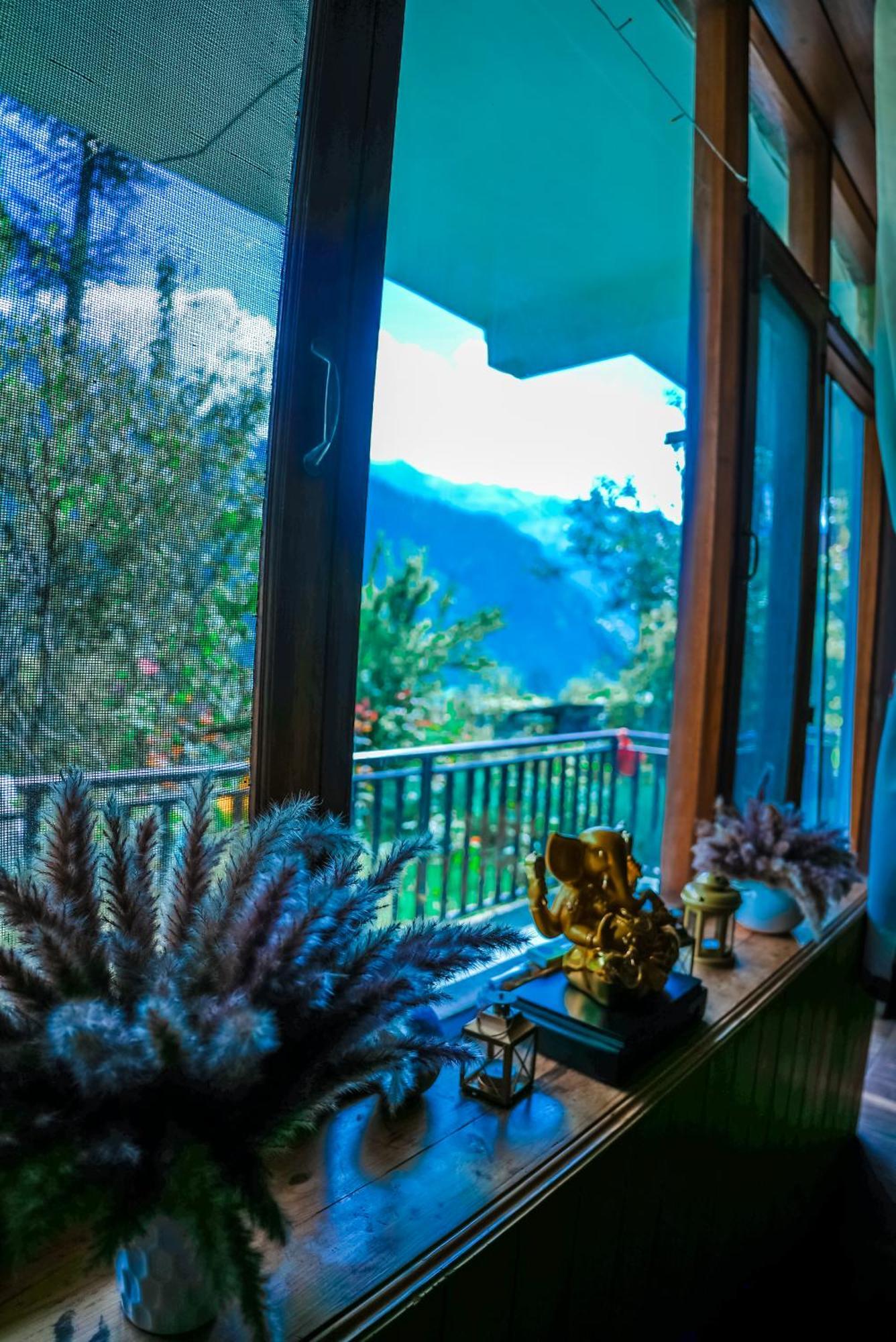 The Manu Emerald # Farmhouse # Top Selling Cottage In Manali # Peaceful Heritage Cozy Stay # Lawn With Bonfire # Most Awarded 외부 사진