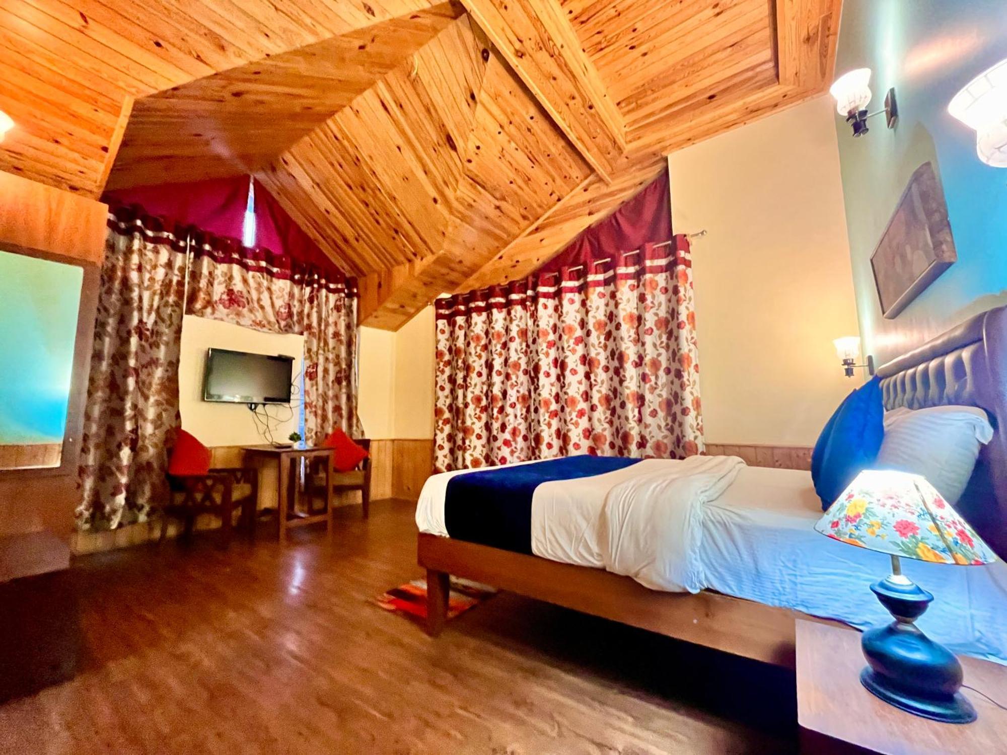 The Manu Emerald # Farmhouse # Top Selling Cottage In Manali # Peaceful Heritage Cozy Stay # Lawn With Bonfire # Most Awarded 외부 사진