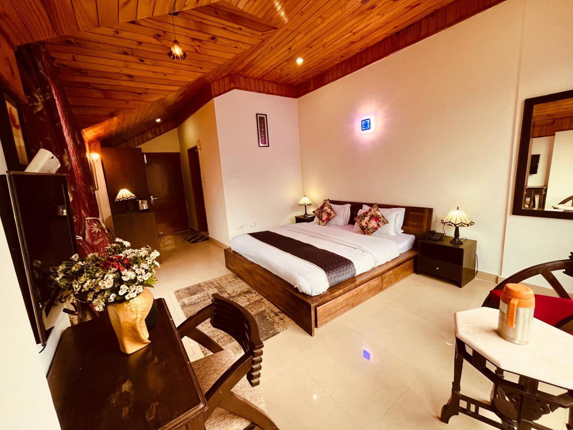 The Manu Emerald # Farmhouse # Top Selling Cottage In Manali # Peaceful Heritage Cozy Stay # Lawn With Bonfire # Most Awarded 외부 사진