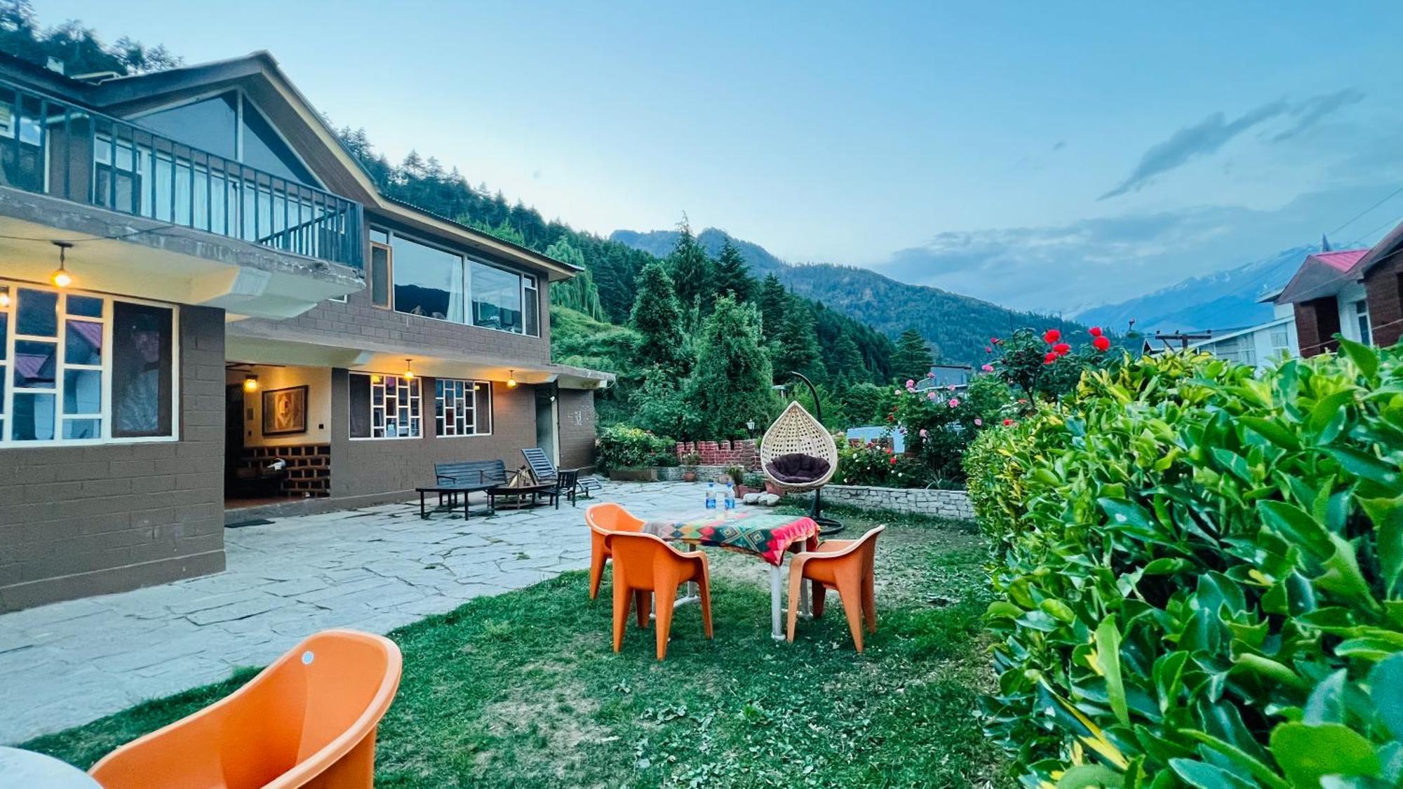 The Manu Emerald # Farmhouse # Top Selling Cottage In Manali # Peaceful Heritage Cozy Stay # Lawn With Bonfire # Most Awarded 외부 사진
