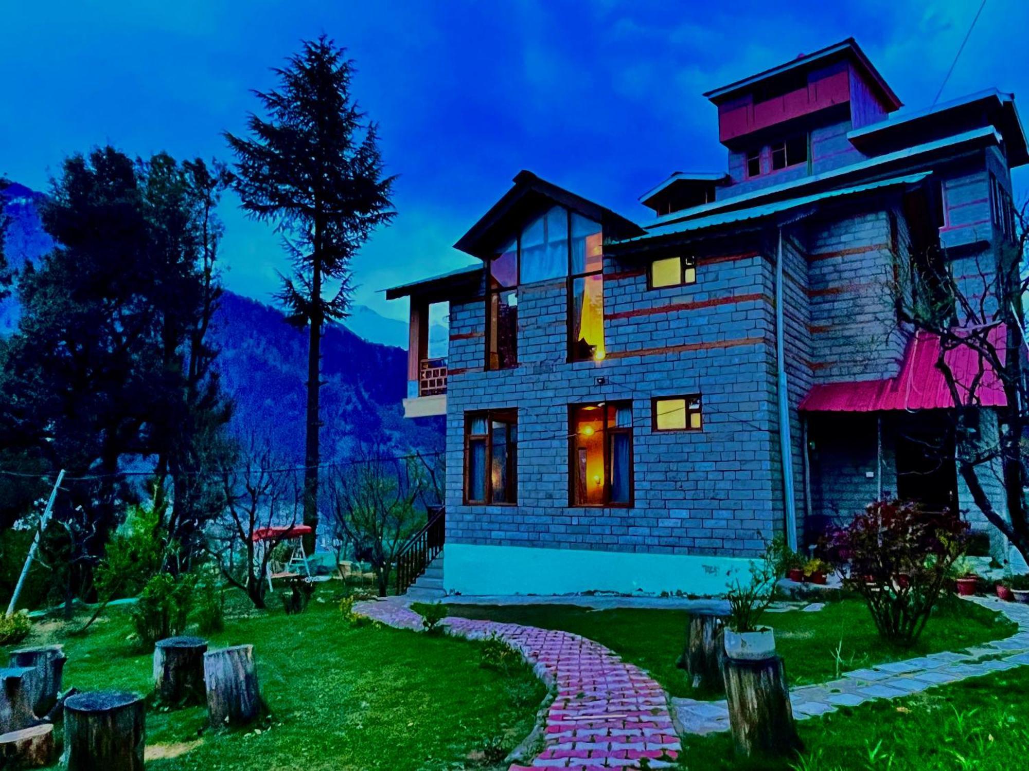 The Manu Emerald # Farmhouse # Top Selling Cottage In Manali # Peaceful Heritage Cozy Stay # Lawn With Bonfire # Most Awarded 외부 사진